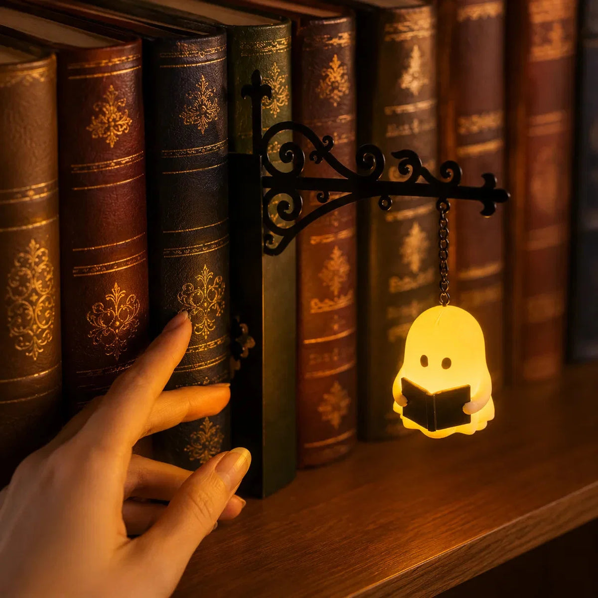 Bookshelf Lantern | Clip-On & Cordless Warm Amber LED