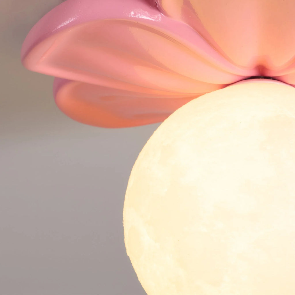 Ceiling Lamp | Resin Bloom Design & Integrated LED | 20 cm Diameter
