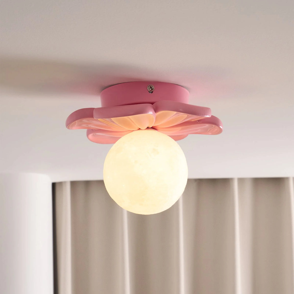 Ceiling Lamp | Resin Bloom Design & Integrated LED | 20 cm Diameter