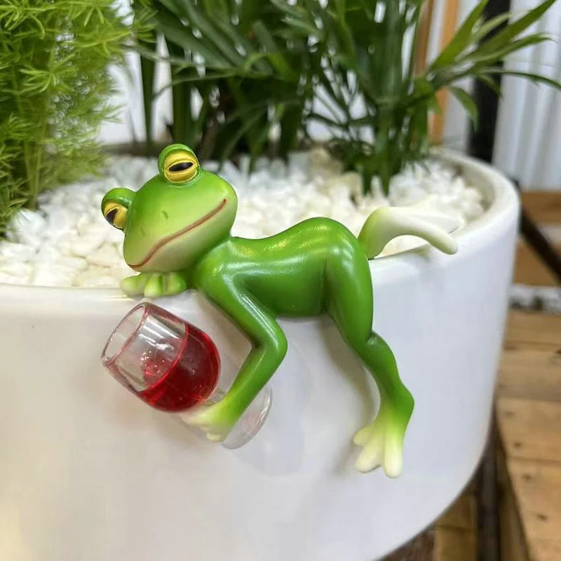 Climbing Frog Figurine | Hand-Painted & Weather-Resistant Resin