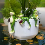 Climbing Frog Figurine | Hand-Painted & Weather-Resistant Resin
