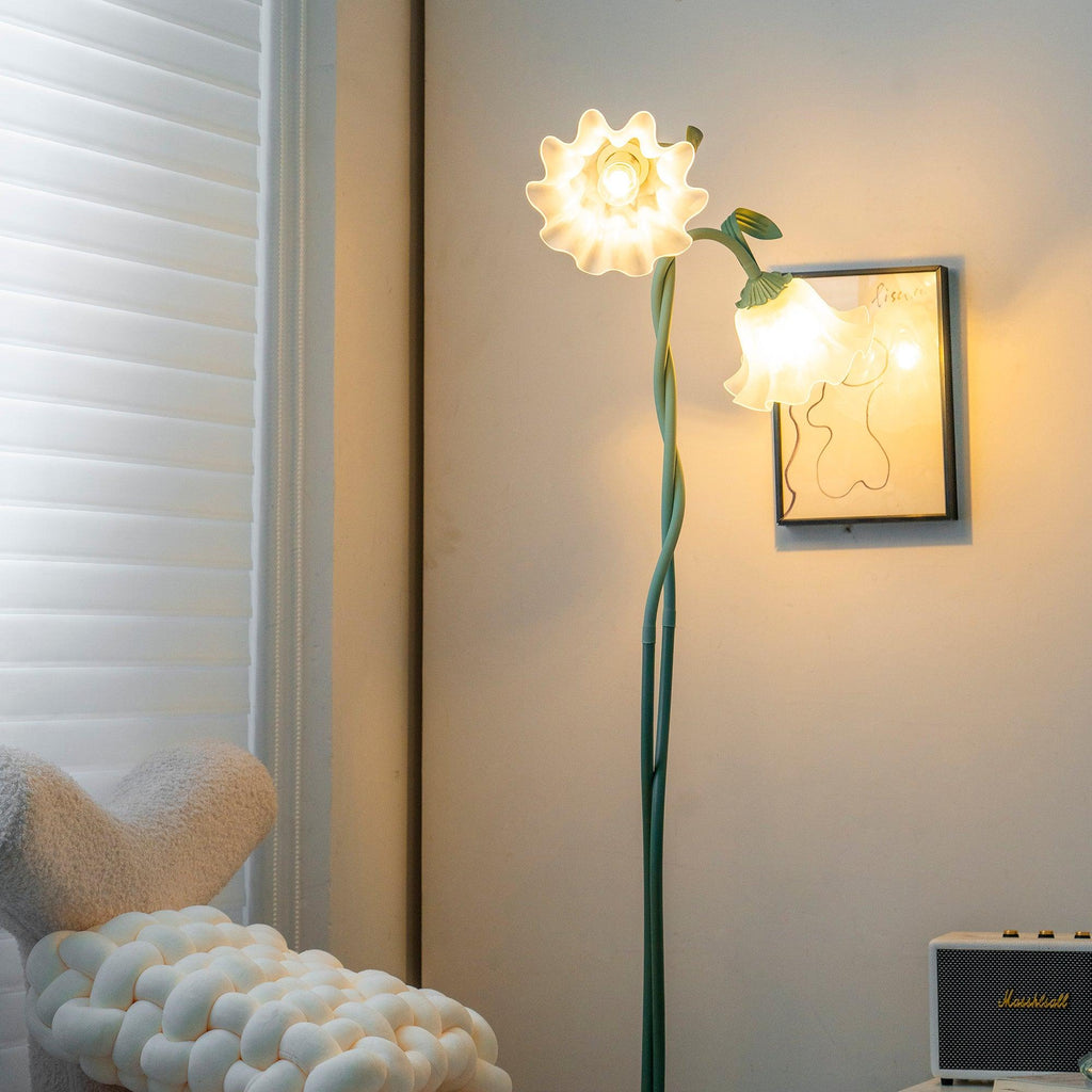 Floor Lamp | Floral Sculptural Design & Green Matte Metal