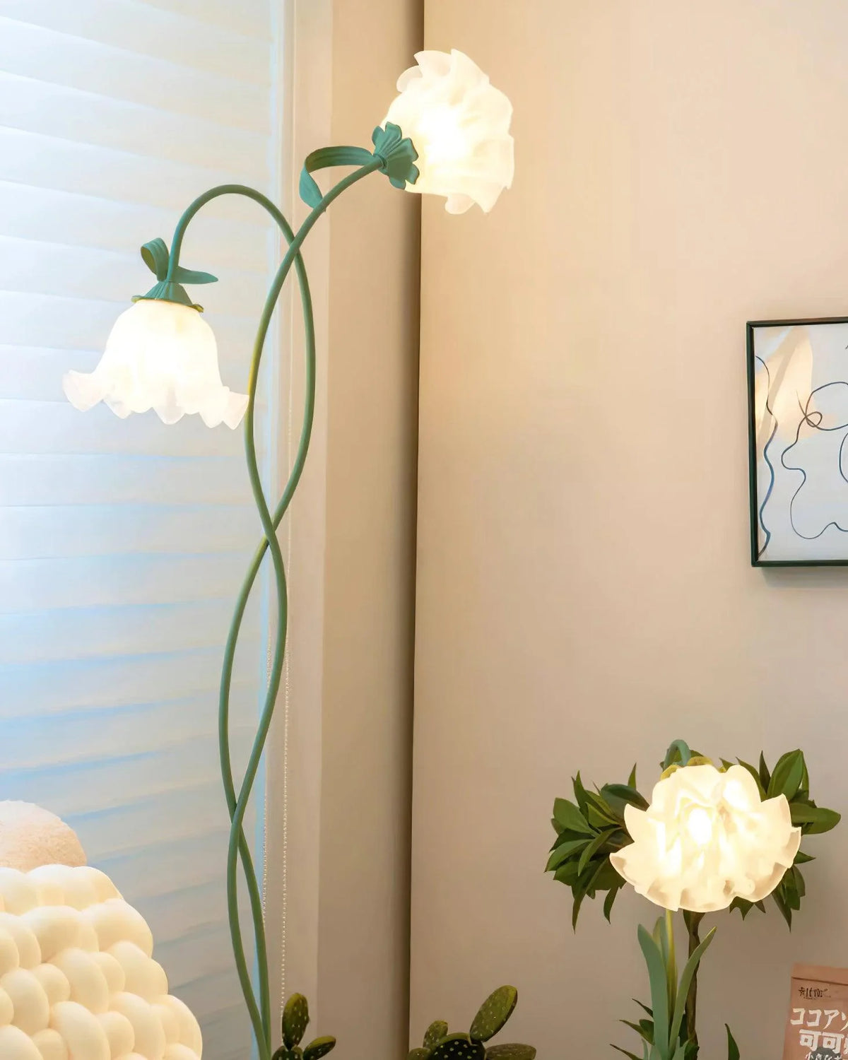 Floor Lamp | Floral Sculptural Design & Green Matte Metal