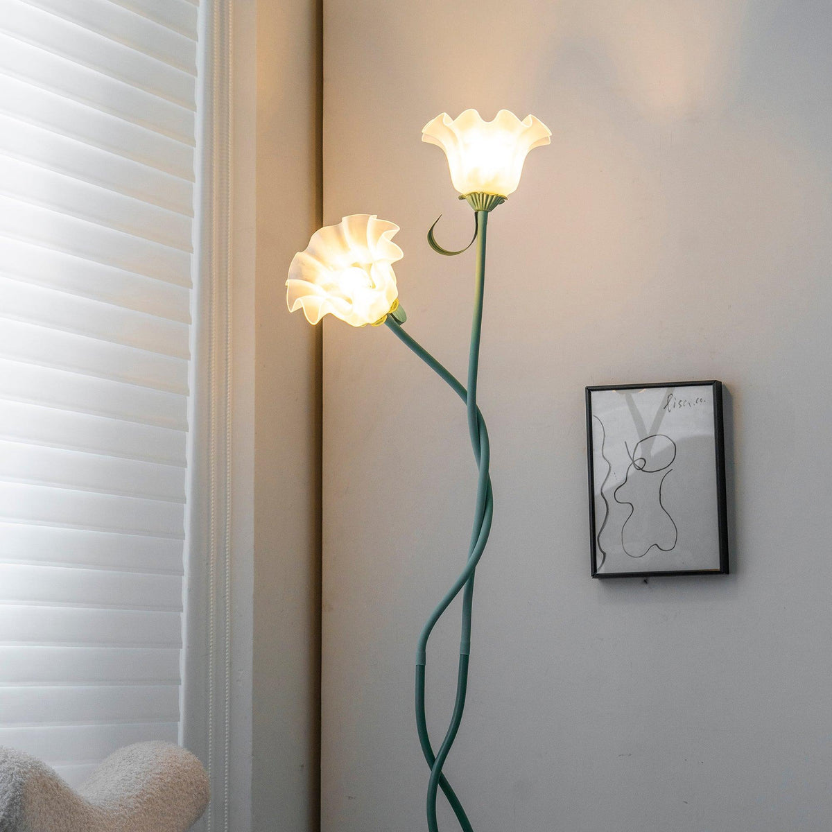 Floor Lamp | Floral Sculptural Design & Green Matte Metal