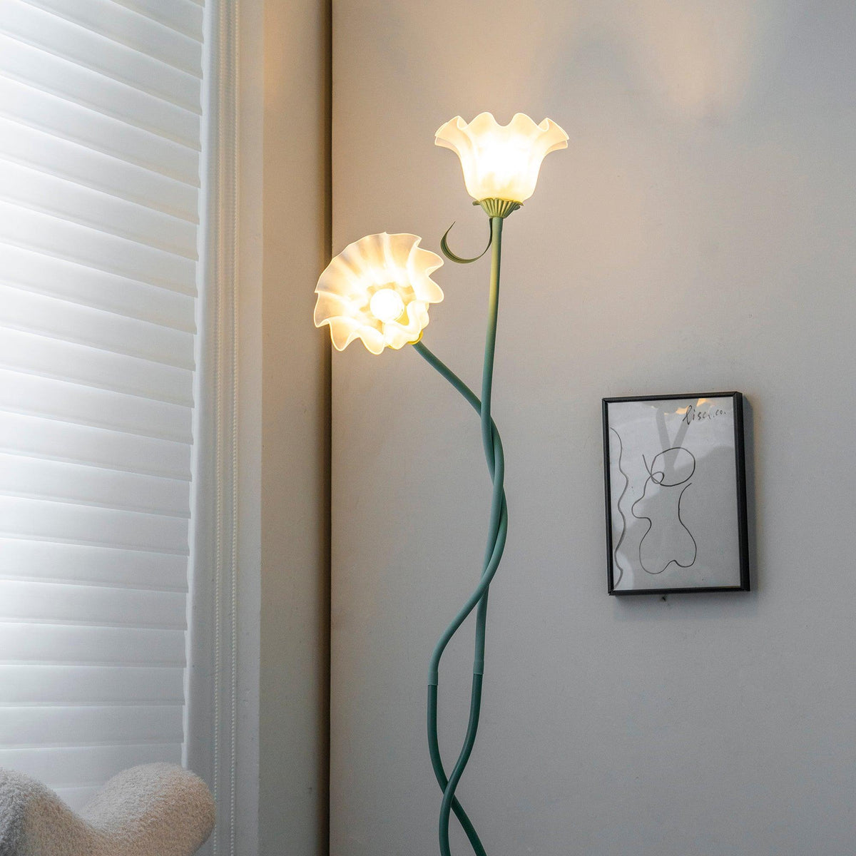 Floor Lamp | Floral Sculptural Design & Green Matte Metal
