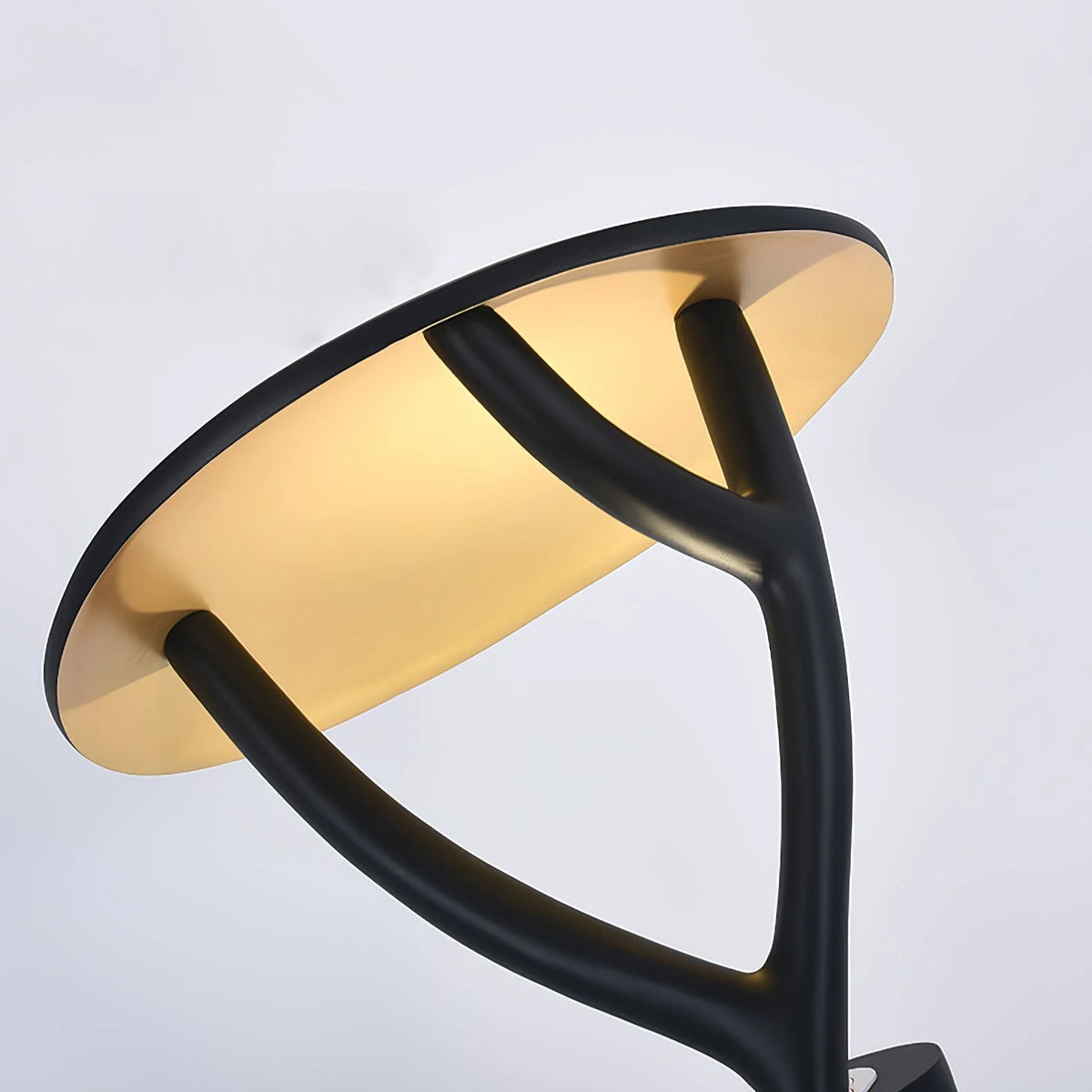 Floor Lamp | Sculptural Design & Integrated LED | 3 Sizes