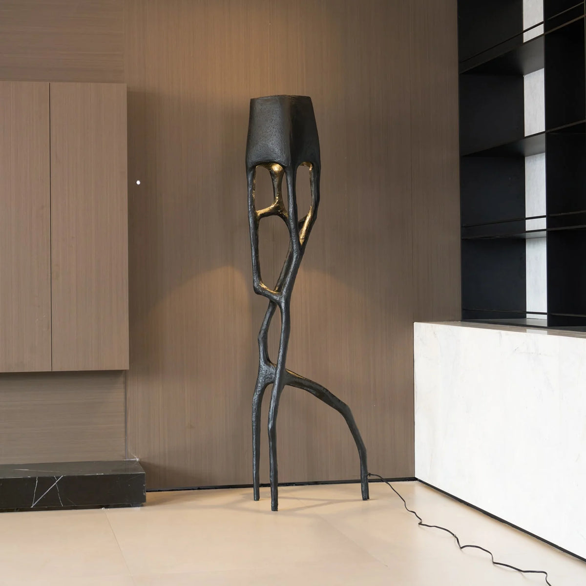 Floor Lamp | Sculptural Tree Design & Fiberglass Body | 185 cm