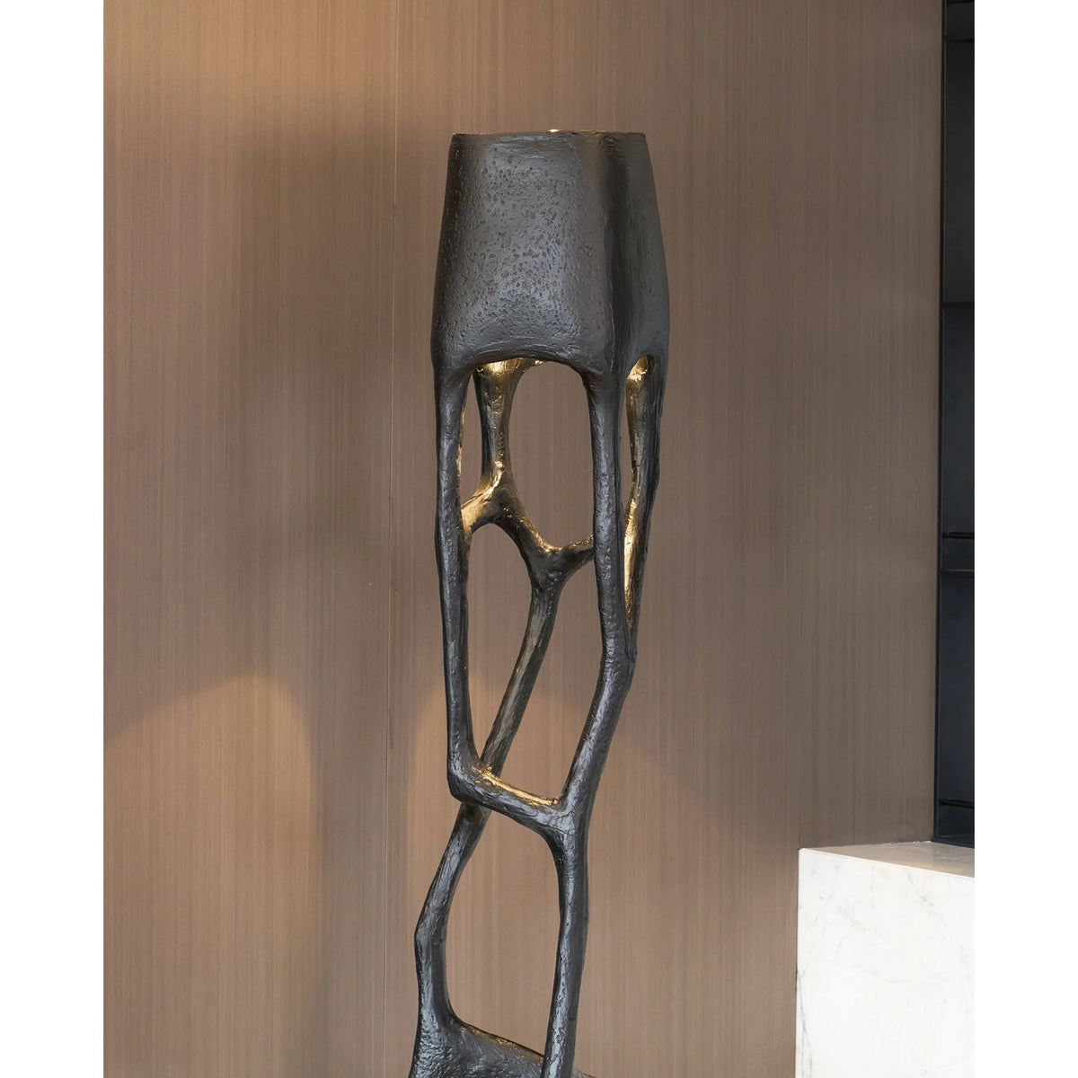 Floor Lamp | Sculptural Tree Design & Fiberglass Body | 185 cm
