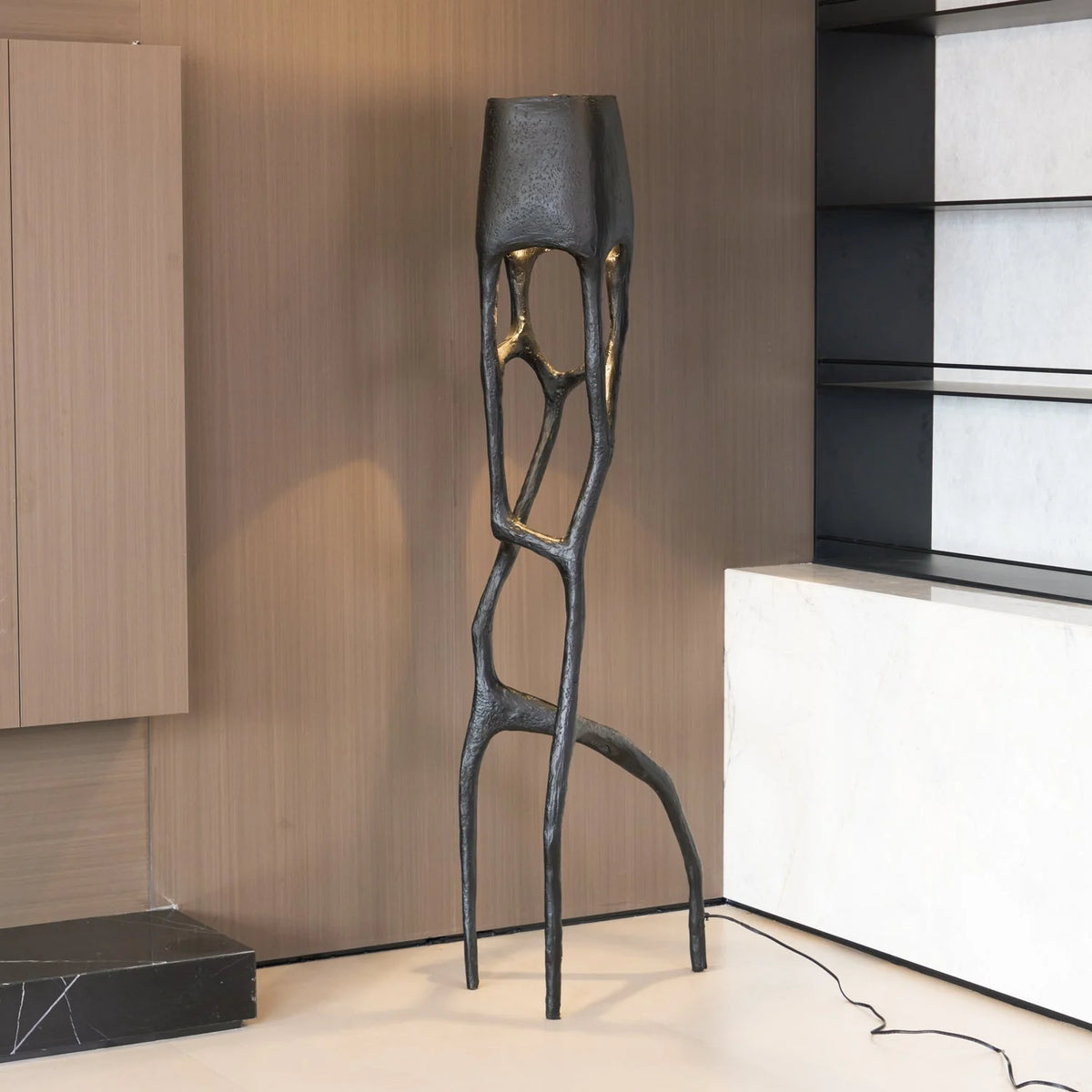Floor Lamp | Sculptural Tree Design & Fiberglass Body | 185 cm