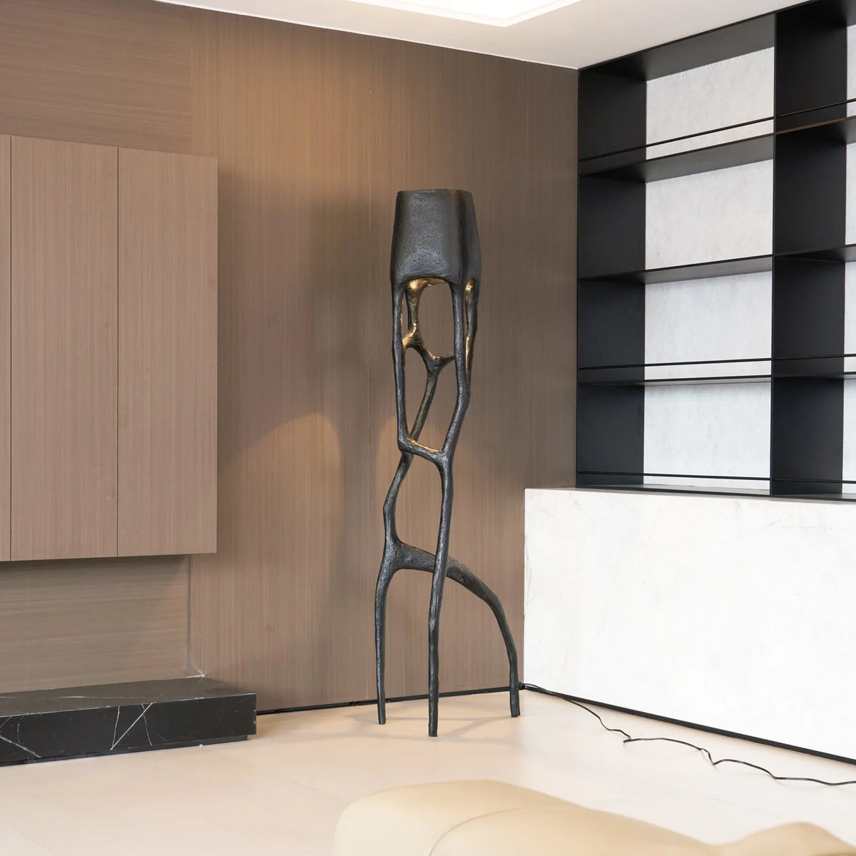 Floor Lamp | Sculptural Tree Design & Fiberglass Body | 185 cm