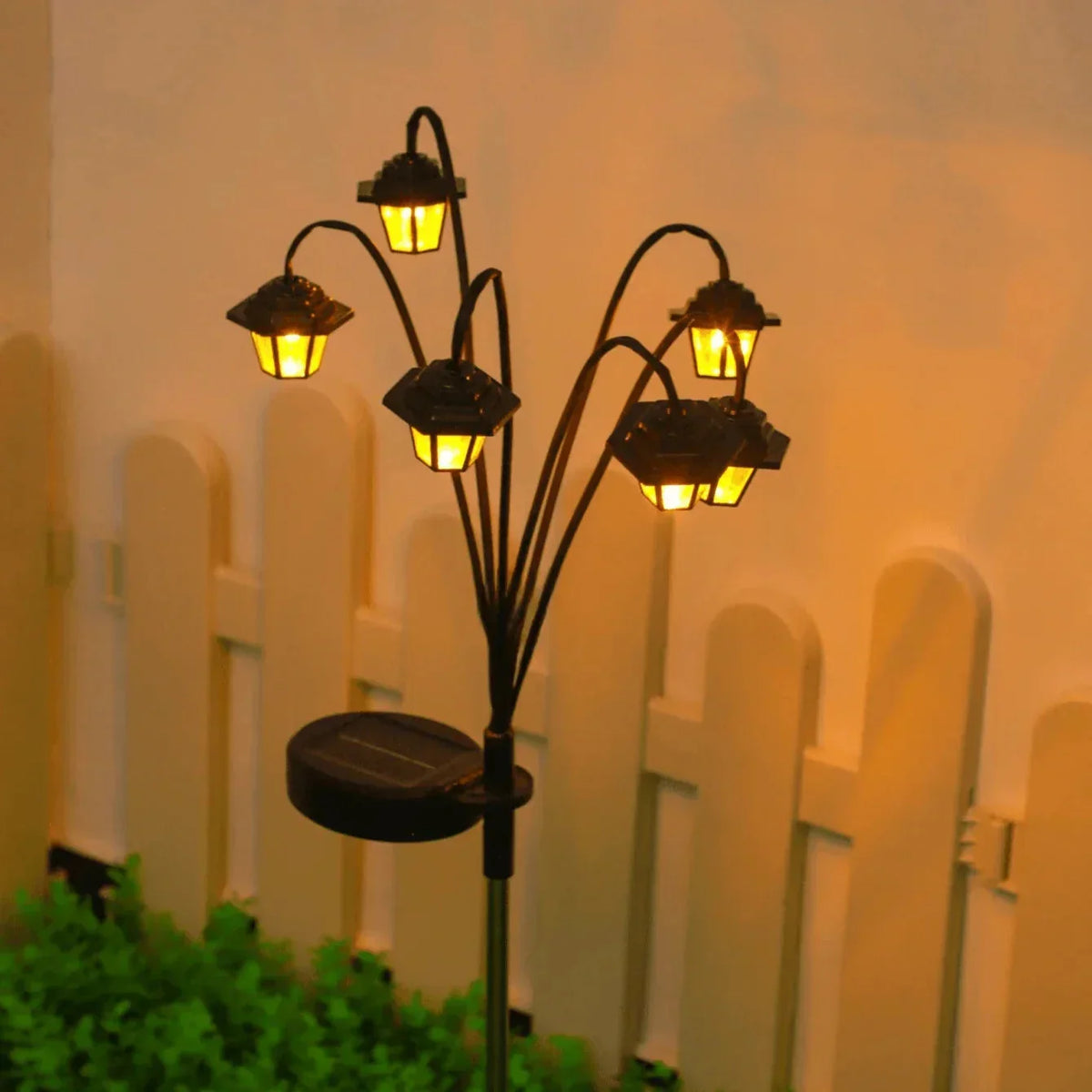 Garden Lantern | Solar-Powered Automatic Dusk Sensor & Weatherproof