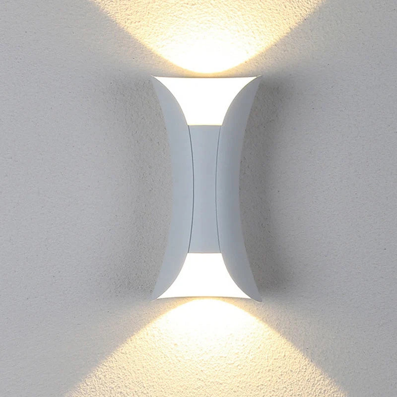 Outdoor Wall Lamp | Integrated LED & IP65 Weather-Resistant