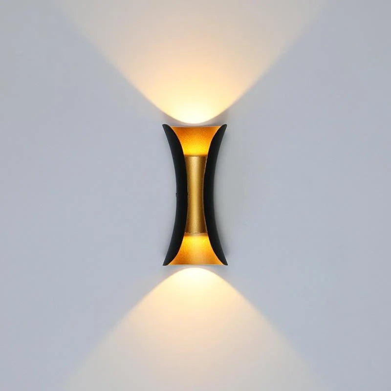 Outdoor Wall Lamp | Integrated LED & IP65 Weather-Resistant