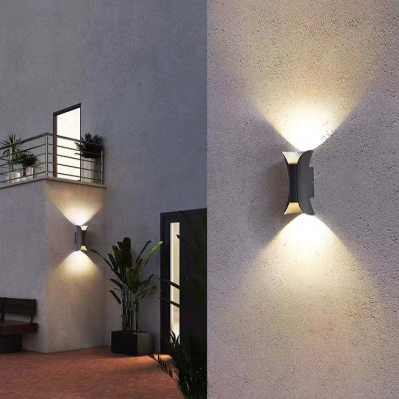 Outdoor Wall Lamp | Integrated LED & IP65 Weather-Resistant