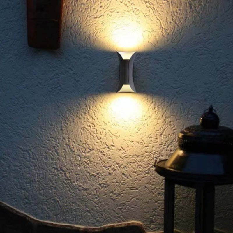 Outdoor Wall Lamp | Integrated LED & IP65 Weather-Resistant