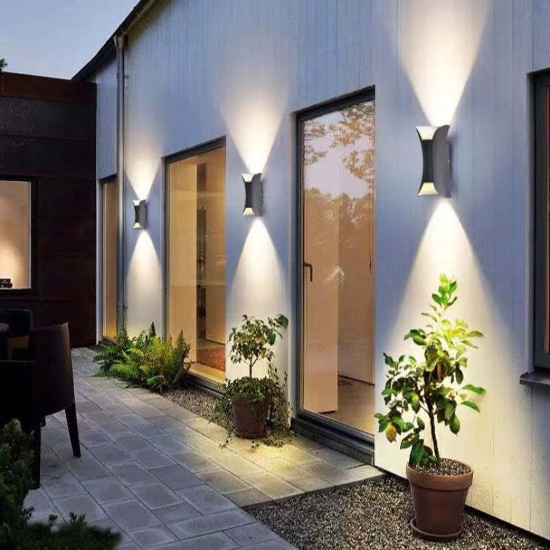 Outdoor Wall Lamp | Integrated LED & IP65 Weather-Resistant