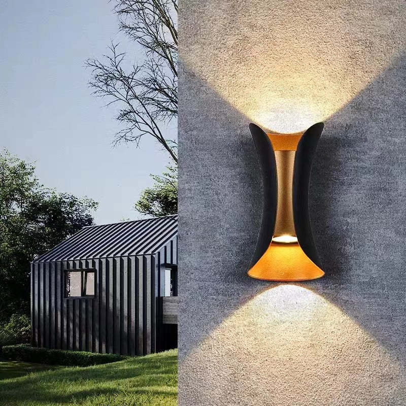 Outdoor Wall Lamp | Integrated LED & IP65 Weather-Resistant