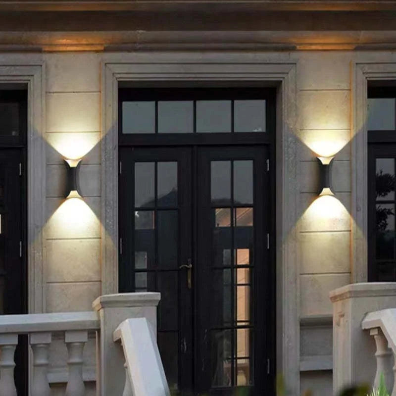 Outdoor Wall Lamp | Integrated LED & IP65 Weather-Resistant