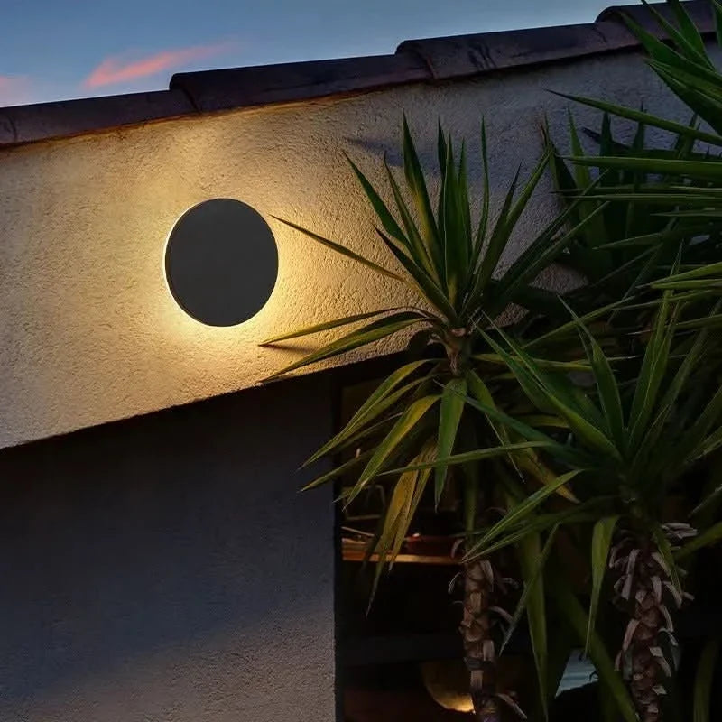 Outdoor Wall Light | Integrated LED & IP65 Weatherproof