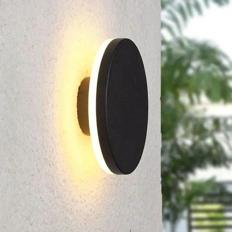 Outdoor Wall Light | Integrated LED & IP65 Weatherproof
