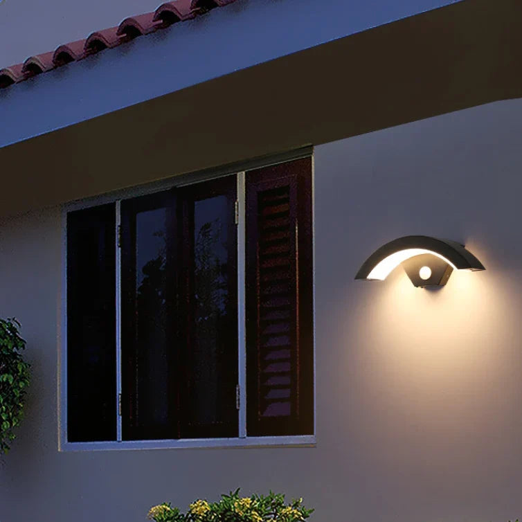 Outdoor Wall Light | Motion Sensor & 18W LED | IP65 Weather-Resistant