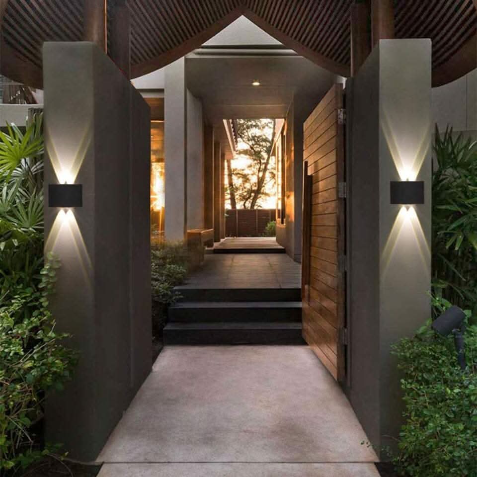 Outdoor Wall Light with Aluminum Housing