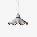 Pendant Lamp | Wavy Ceramic Shade & Metal Accents | 150 cm Adjustable Cord