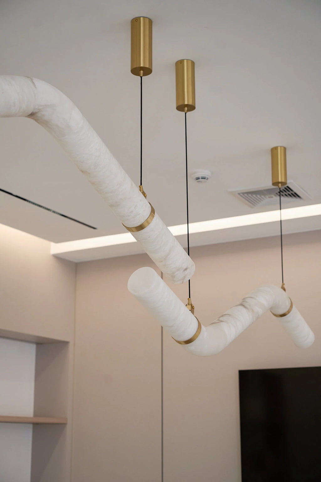 Pendant Light | Alabaster Shade, Brass Body & Integrated LED | 120/150 cm