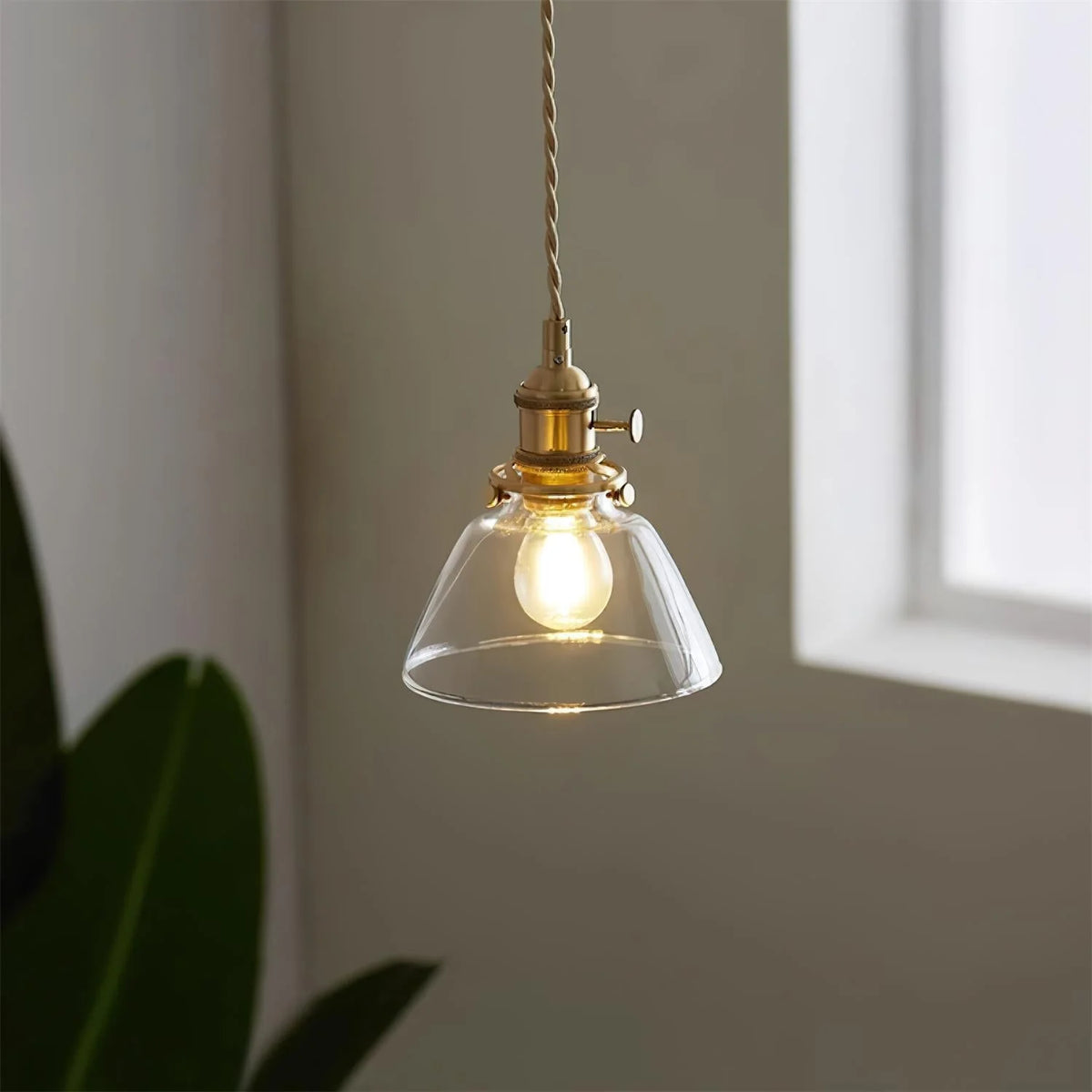 Pendant Light | Clear Glass Shade & Brass Finish | 150 cm Adjustable Wire