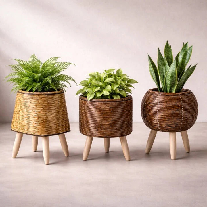 Plant Pot | Woven Look & Wooden Feet