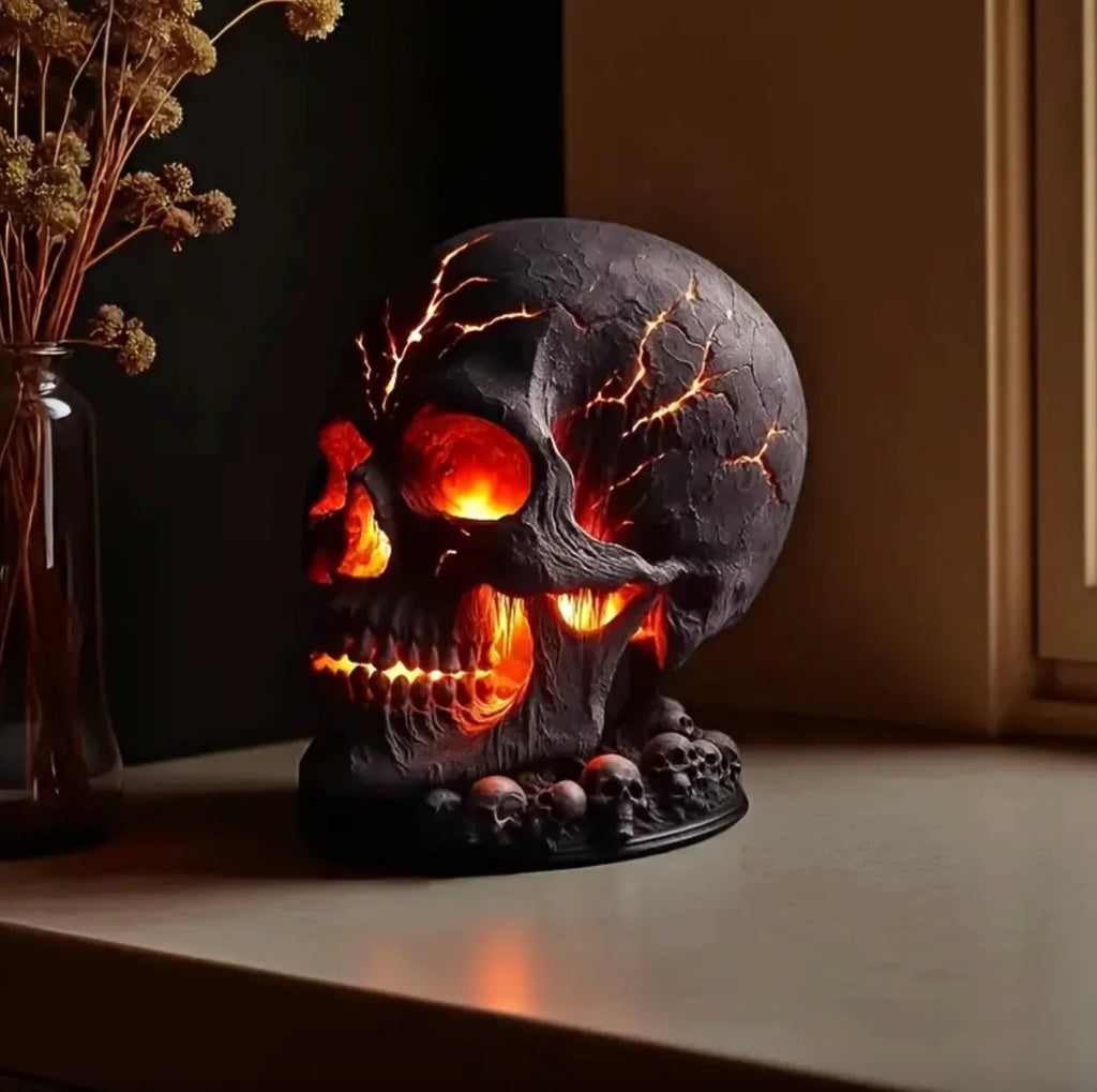 Skull Lamp | Flickering Lava Effect & USB-Powered | 20 cm