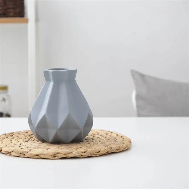 Table Vase | Matte Diamond Texture & Porcelain Ceramic | Small