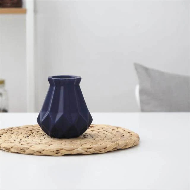Table Vase | Matte Diamond Texture & Porcelain Ceramic | Small