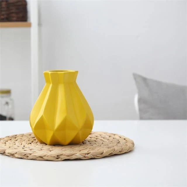 Table Vase | Matte Diamond Texture & Porcelain Ceramic | Small