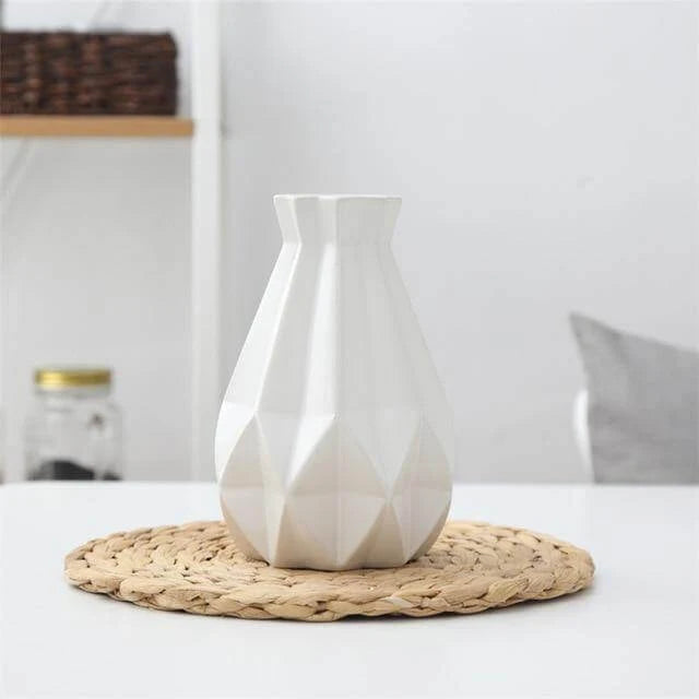 Table Vase | Matte Diamond Texture & Porcelain Ceramic | Small