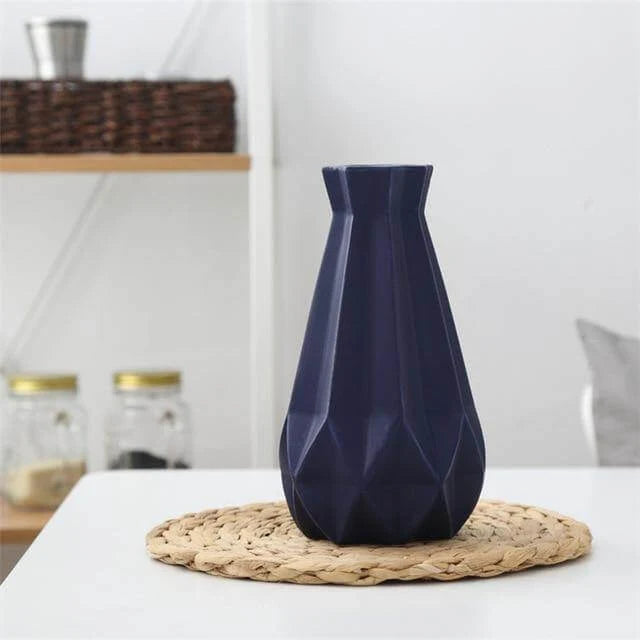 Table Vase | Matte Diamond Texture & Porcelain Ceramic | Small
