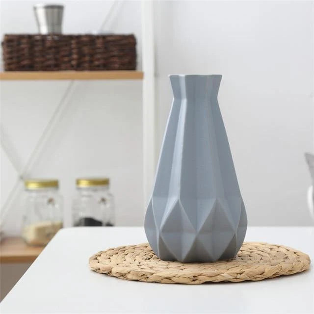 Table Vase | Matte Diamond Texture & Porcelain Ceramic | Small