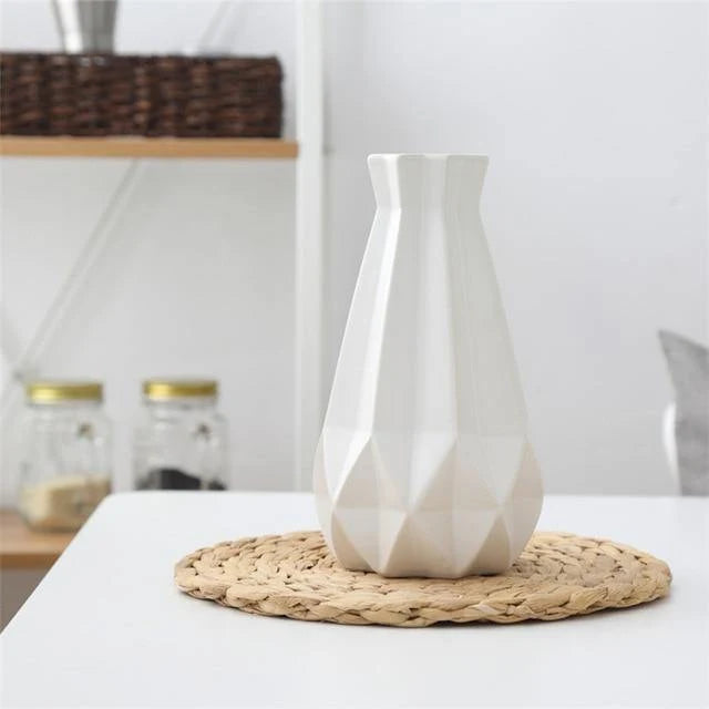 Table Vase | Matte Diamond Texture & Porcelain Ceramic | Small