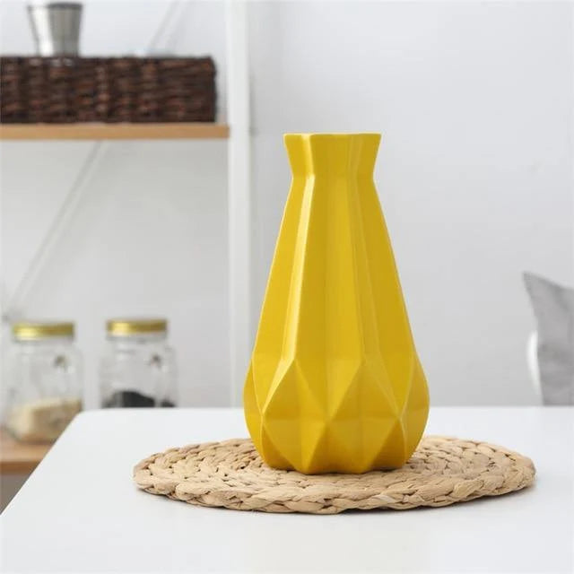 Table Vase | Matte Diamond Texture & Porcelain Ceramic | Small