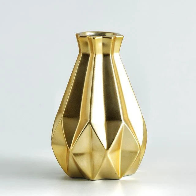 Table Vase | Matte Diamond Texture & Porcelain Ceramic | Small