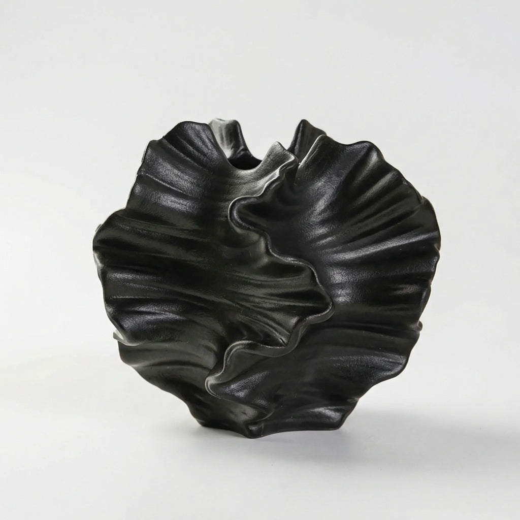 Vase | Organic Wave Shape & Stable Base