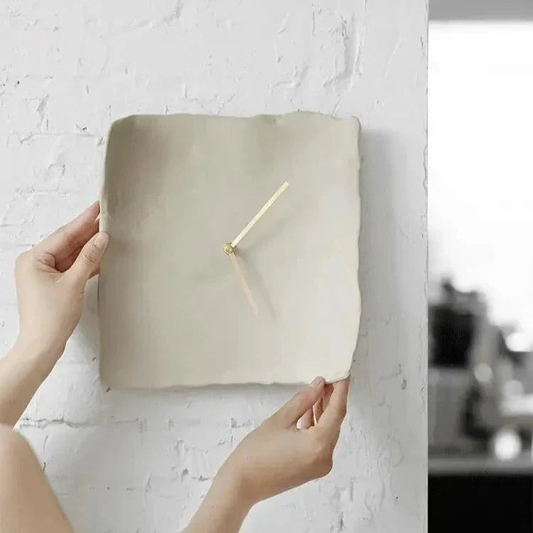 Wall Clock | Wrinkled Resin & Silent Quartz | 26 x 27 cm