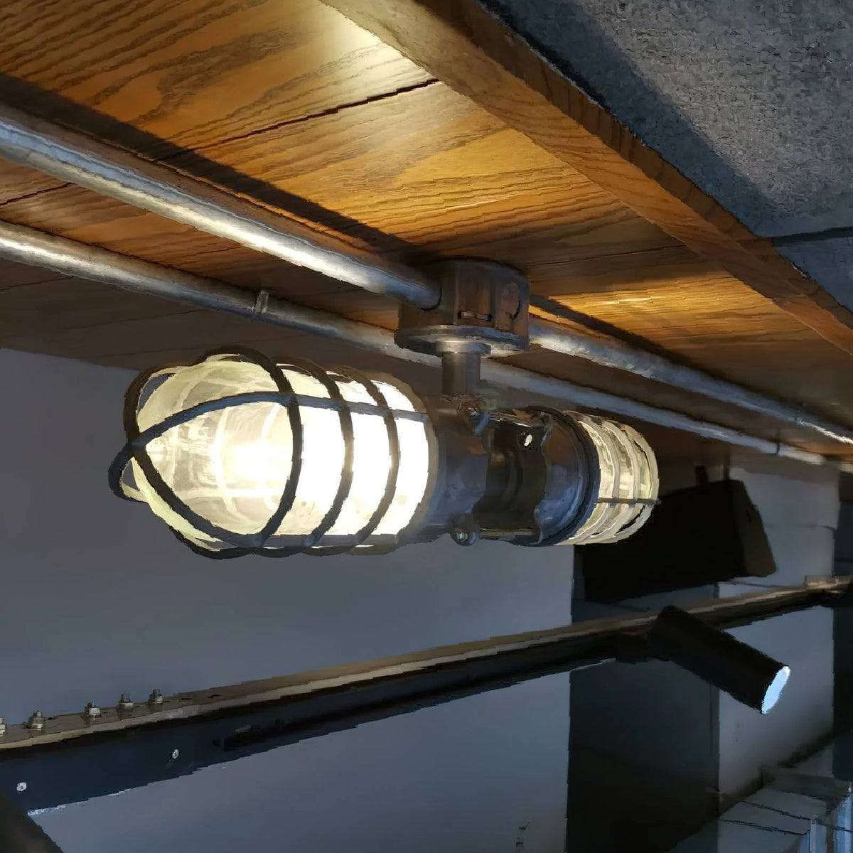Wall Lamp | Aluminum & Clear Glass | Damp-Rated