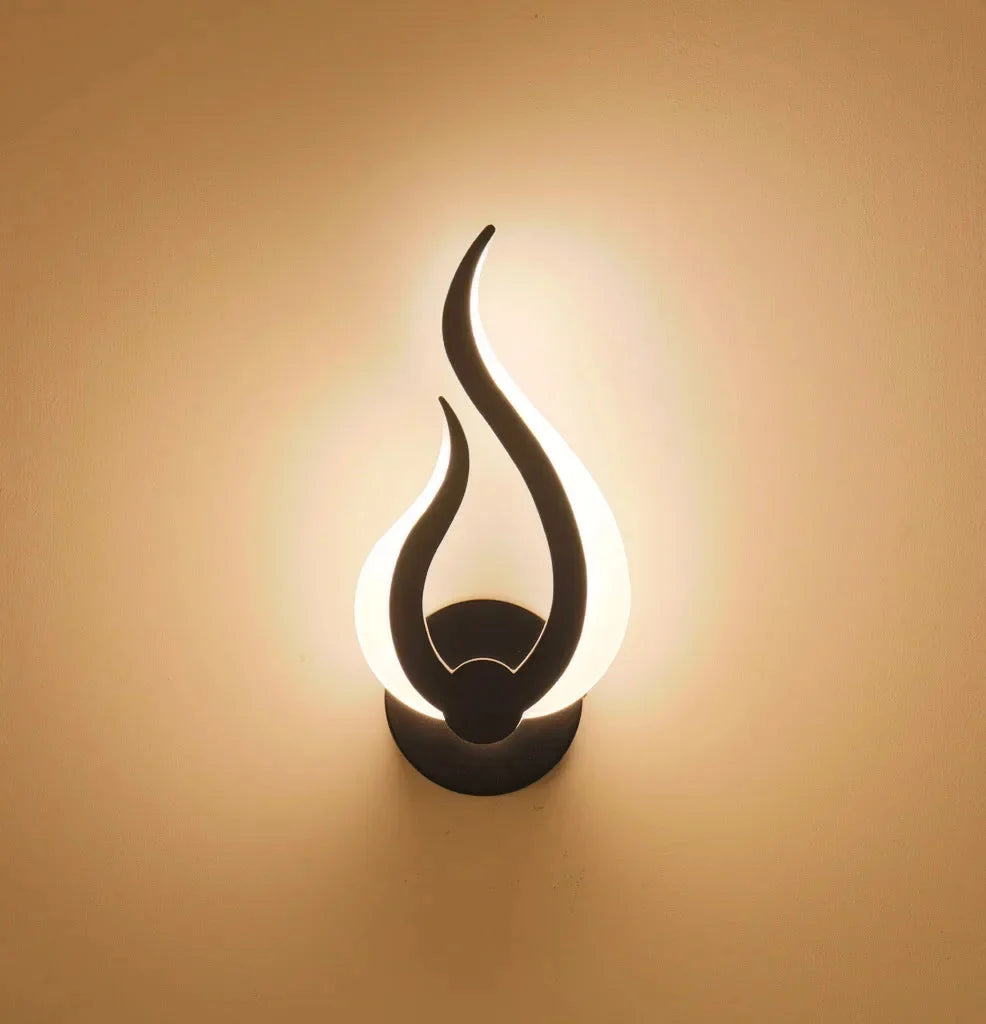 Wall Lamp | Flame-Shaped Flickering LED