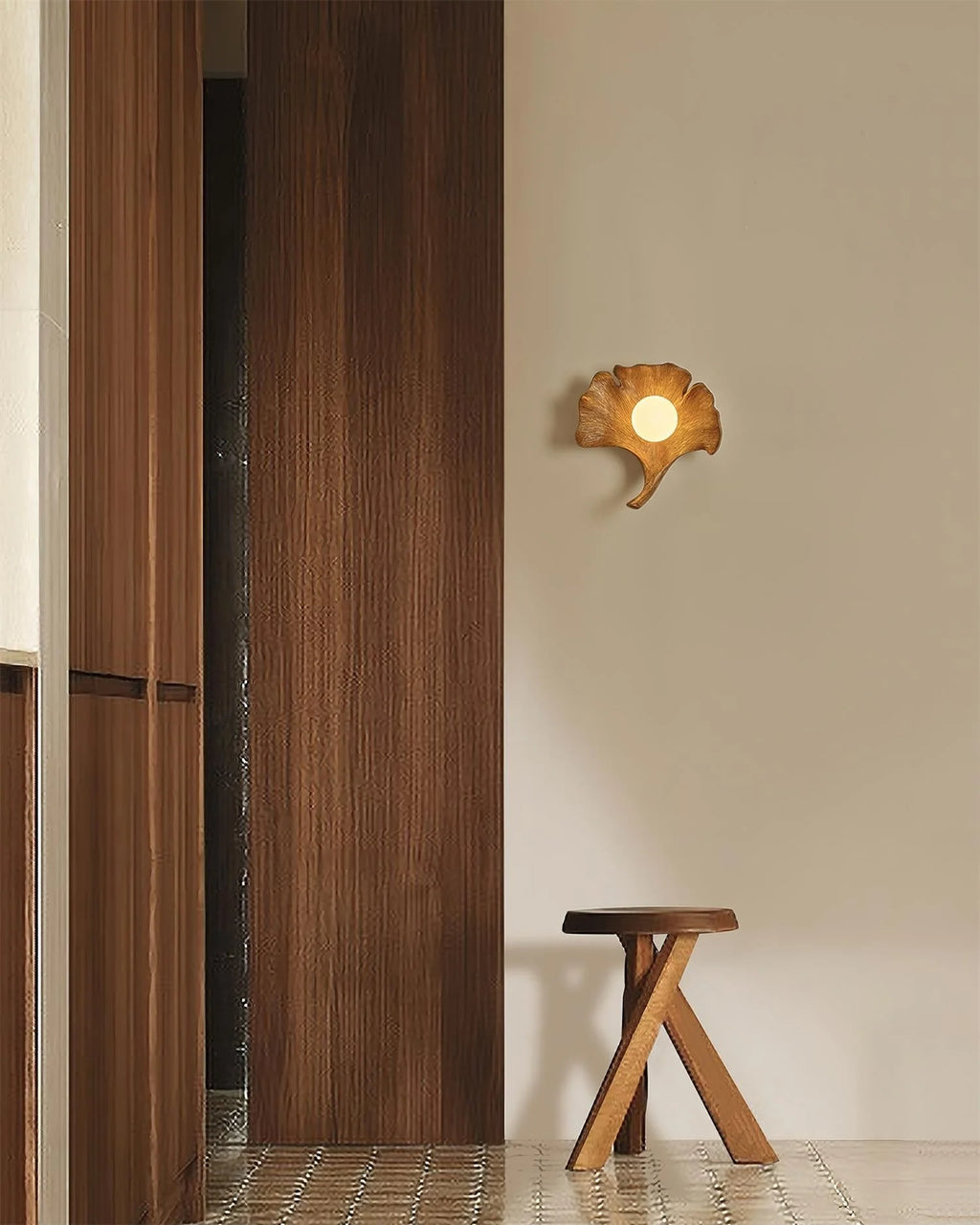 Wall Lamp | Ginkgo Leaf Design & Dimmer-Compatible | 25 cm