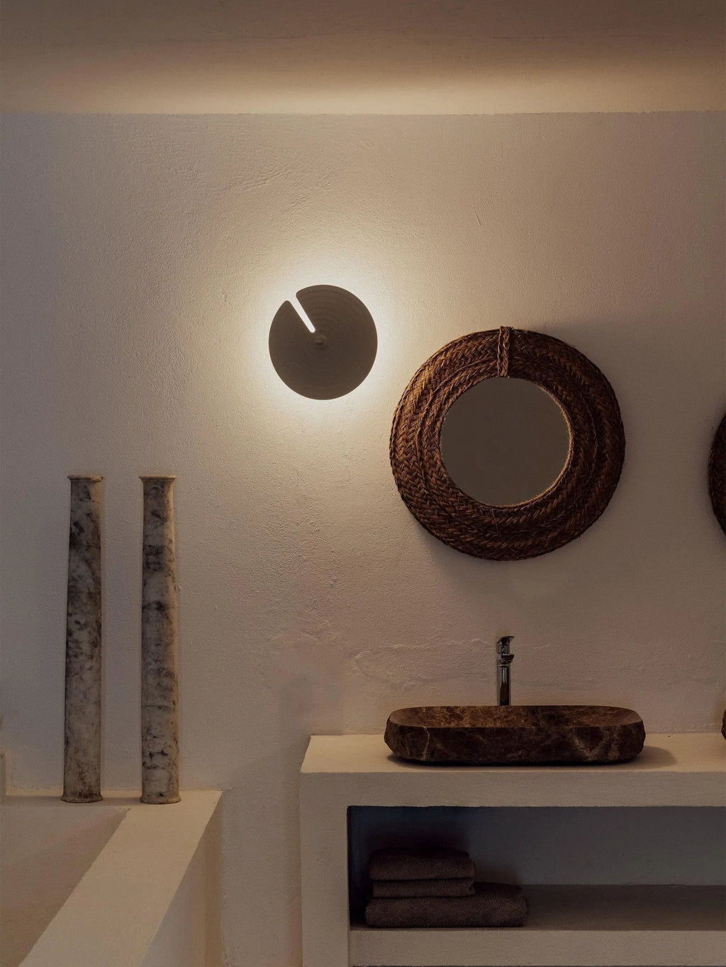 Wall Lamp | Minimalist Iron & Glass | Ø 18 cm x H 30 cm