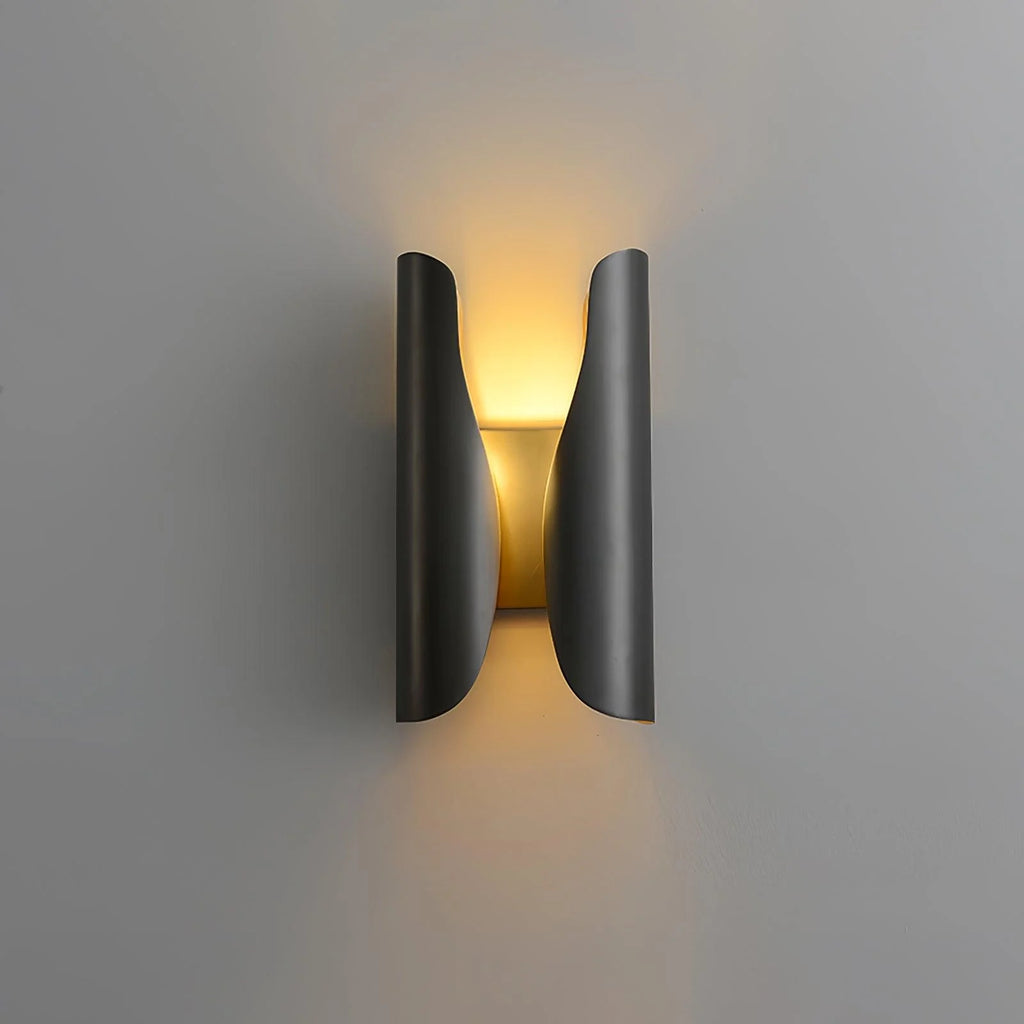 Wall Sconce | Brushed Brass & Aged Black | E27 Bulb Compatible
