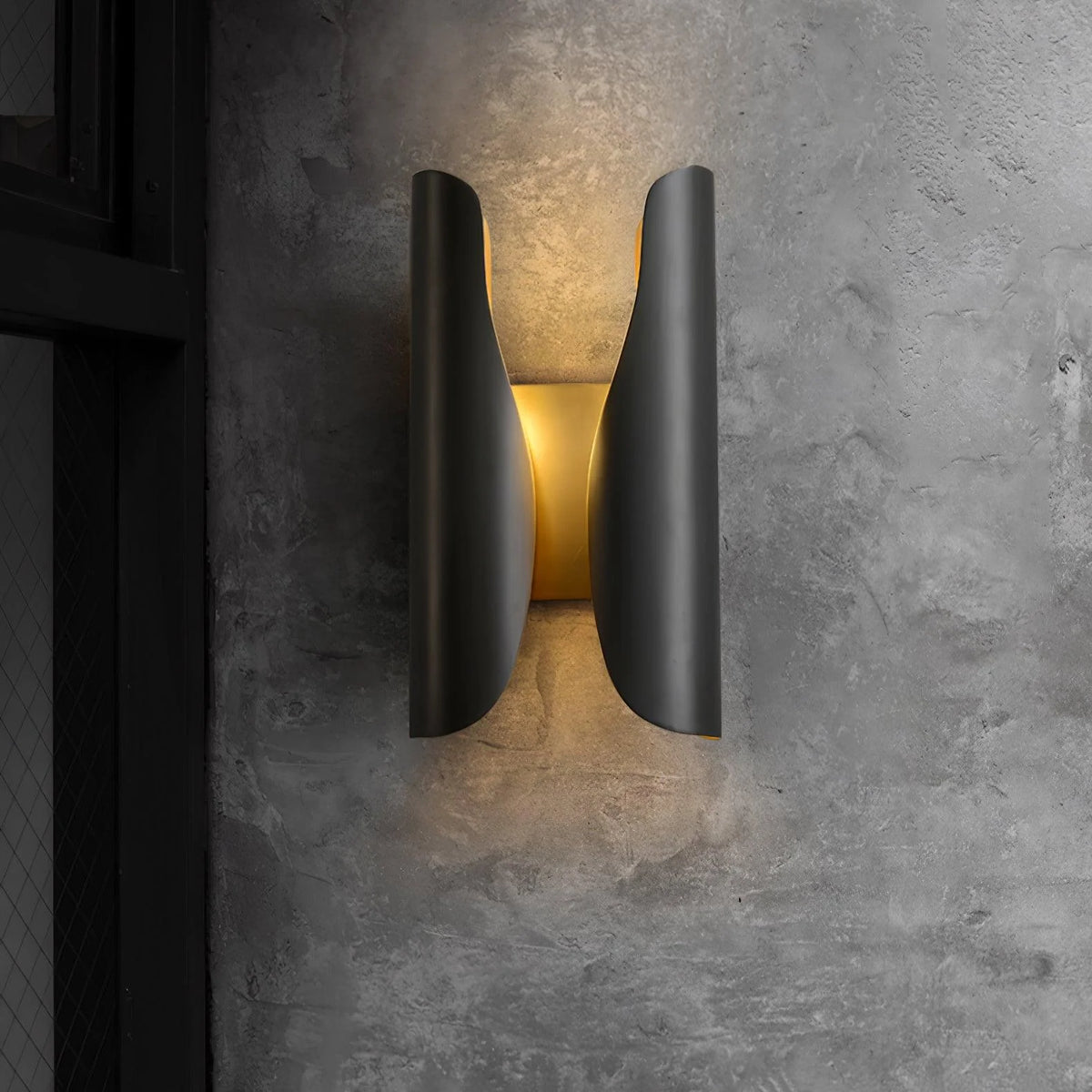 Wall Sconce | Brushed Brass & Aged Black | E27 Bulb Compatible