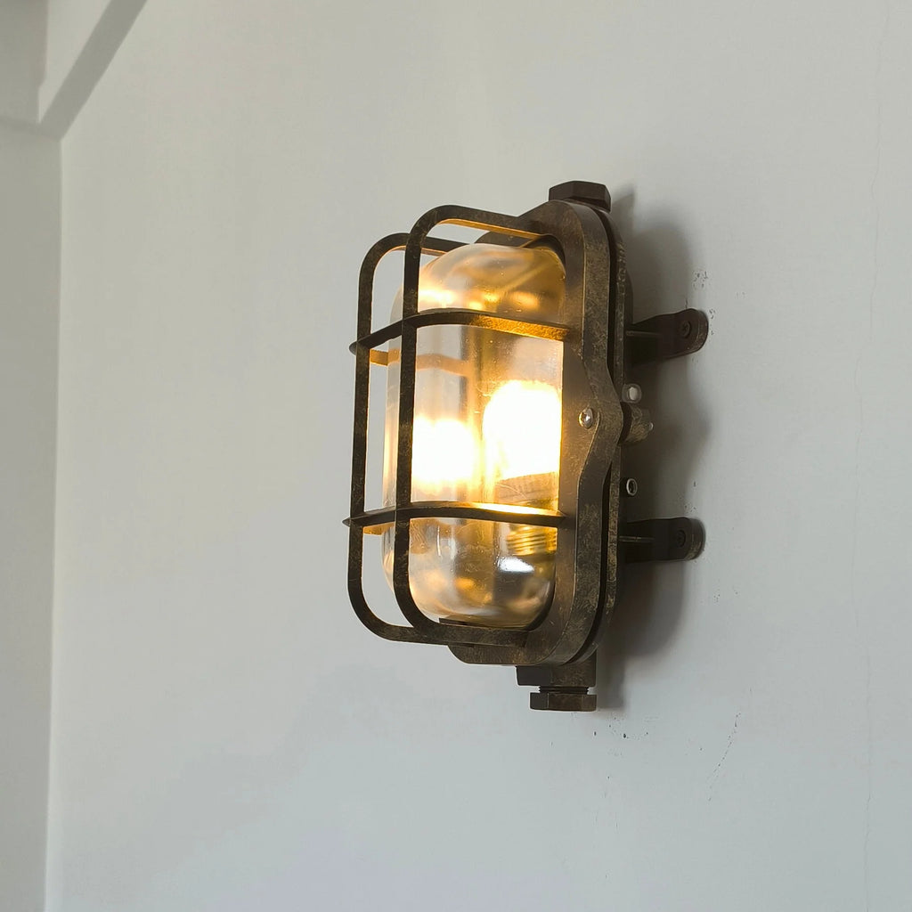Wall Sconce | Die-Cast Aluminum & Glass Moisture-Resistant