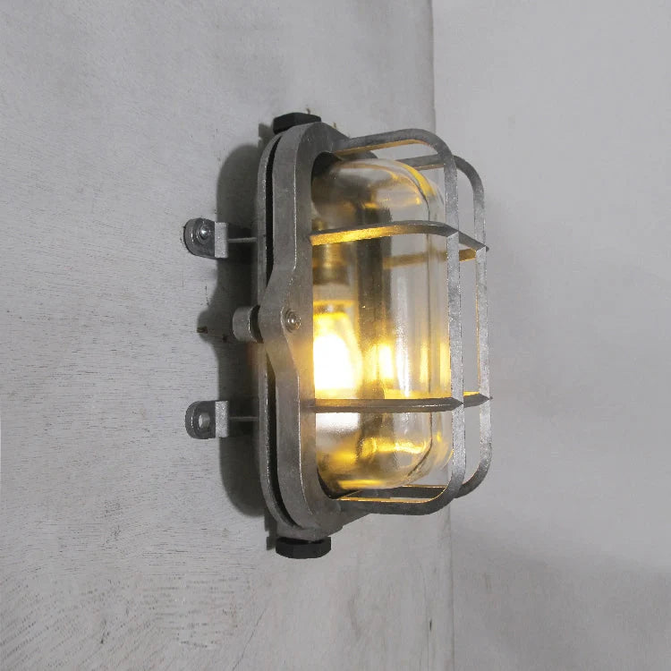 Wall Sconce | Die-Cast Aluminum & Glass Moisture-Resistant